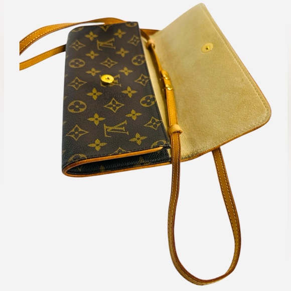 Louis Vuitton Vintage Monogram Canvas Pochette Twin GM Shoulder Bag - Picture 12 of 17